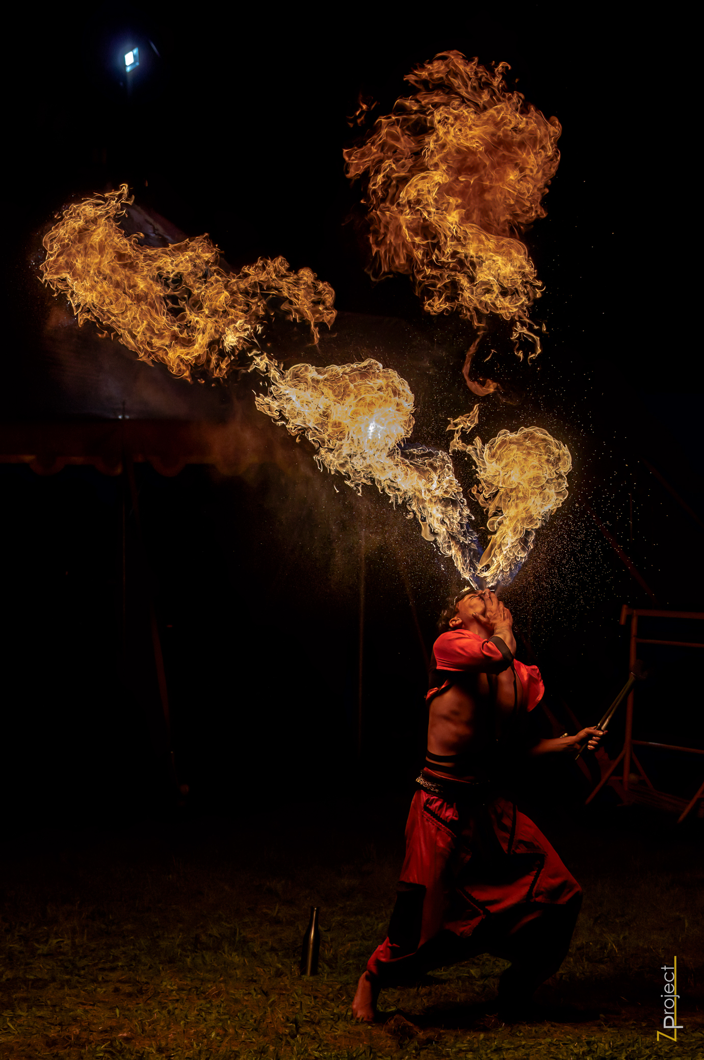 Doble llama de Fuego — Circo del Fuego, Danny Pérez